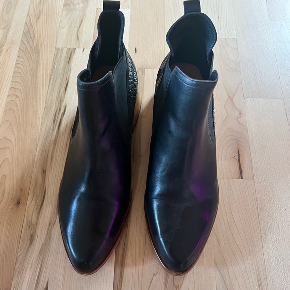 Black leather booties - Picture 2 of 4